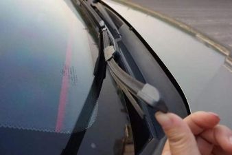 a4全景天窗后排水管道怎么疏通(a4天窗后排水管在哪)