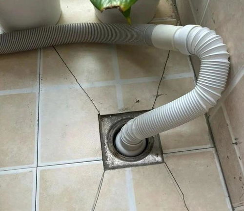 滚筒洗衣机排水管的管道怎么疏通(滚筒洗衣机排水管堵塞如何疏通)