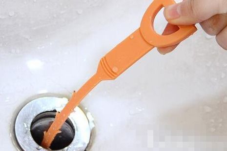 热水倒下水道管道疏通器怎么用(热水疏通下水道有用吗)