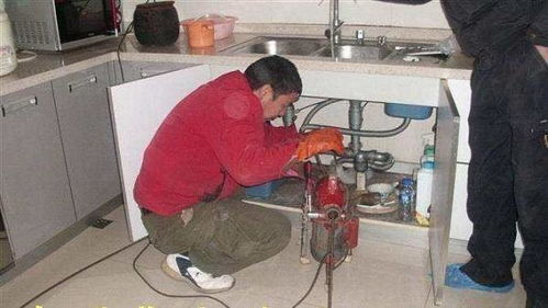 厨房管道油污堵了怎么办疏通(厨房管道油垢太多堵住了怎么办)