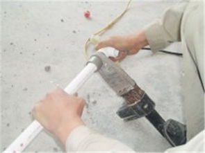 马桶是u型管道的堵了怎么疏通(马桶u型管里东西拿出来)