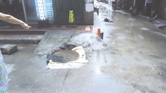 1楼2楼之间管道堵了怎么疏通(我家住二楼一楼下水管道堵了通不开)
