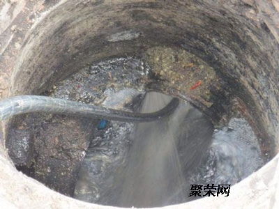 下水管道疏通 t型弯怎么过(通下水道弯头怎么通)