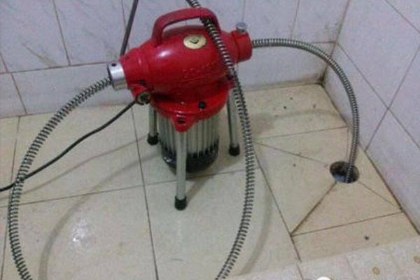 小高下水管道疏通器怎么用(小型高压下水道疏通机配件)