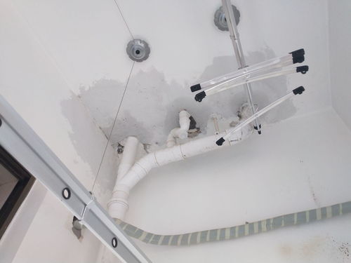 二楼管道堵了怎么疏通漏水(二楼管道堵了怎么疏通漏水问题)