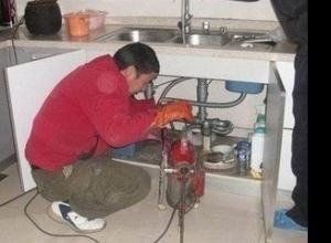 洗澡热水器管道疏通器怎么用(疏通热水器管道多少钱一次)