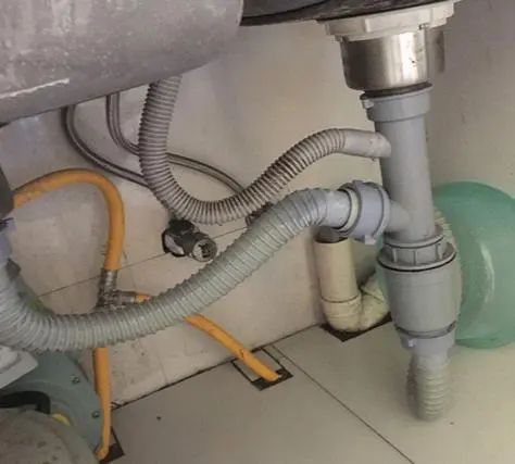 厨房下水疏通器怎么用 T型管道(厨房下水疏通器怎么用 t型管道的)