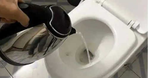 下水道管道疏通塞子怎么使用(下水道堵塞疏通器怎么用)