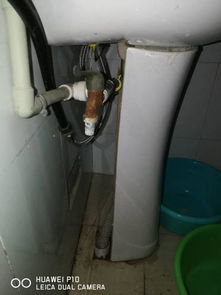 洗脸池管道里有水泥怎么疏通(洗脸池水管堵住怎么办)