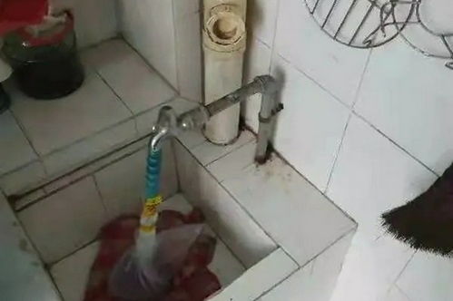 浴柜管子堵了怎么疏通管道(浴柜堵了怎么办)
