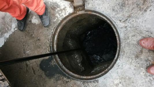 管道有水泥渣疏通怎么办(管道有水泥渣疏通怎么办呢)