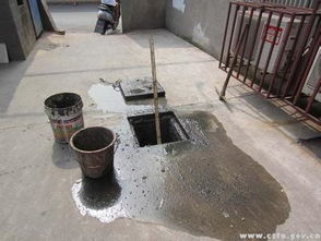 下水道挂蜡怎么疏通管道(下水道放蜡块)