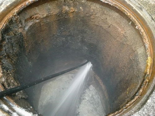 怎么疏通落水管子管道呢(怎么疏通落水管子管道呢图片)