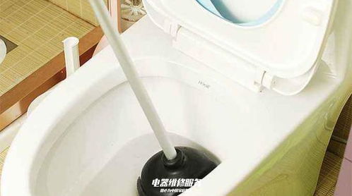 塑料布堵马桶怎么疏通管道(塑料堵马桶堵了如何自己快速疏通)