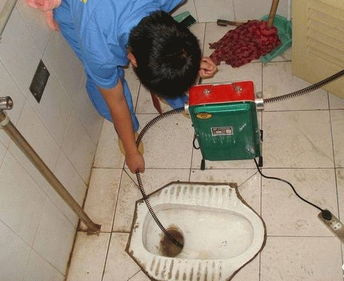 怎么疏通下水道水泥管道(疏通水泥堵塞下水管)