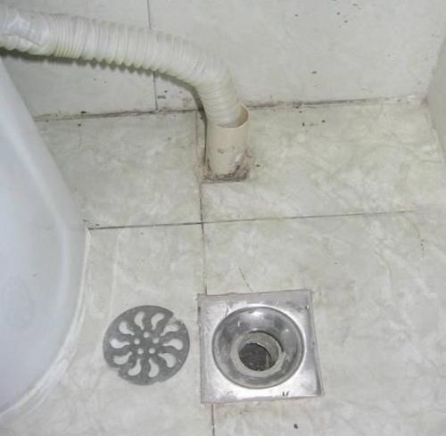 地漏溢水怎么办疏通管道(地漏溢水是什么原因)