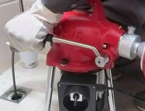 超大水管怎么疏通管道的(超大水管怎么疏通管道的呢)