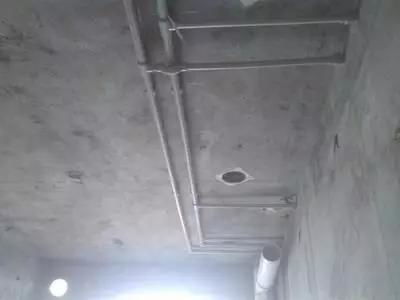 楼板线槽堵了怎么疏通管道(楼板上开线槽有危险吗)