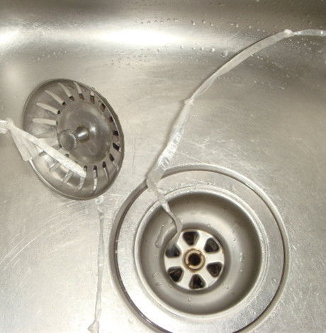 排水口堵怎么疏通管道(排水口堵住了应该怎样疏通)
