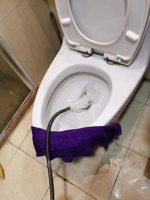 卫生间管道怎么疏通视频(卫生间管道堵塞如何疏通?