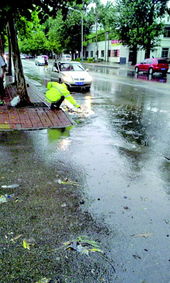 下雨后疏通管道怎么办(暴雨后疏通下水道)