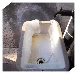 水管道冻了怎么疏通视频(水管道冻了怎么快速化了)