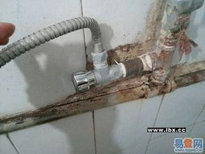 疏通管道楼下漏水怎么办(疏通下水道把楼下管子破了可以修吗)