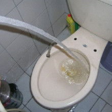 吸水垫堵马桶怎么疏通管道(吸水垫堵马桶怎么疏通管道的)