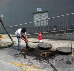 大型下水管道怎么疏通的(大型下水管道如何疏通)