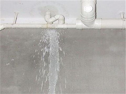 管道漏水疏通器怎么样(管道疏通剂漏水)