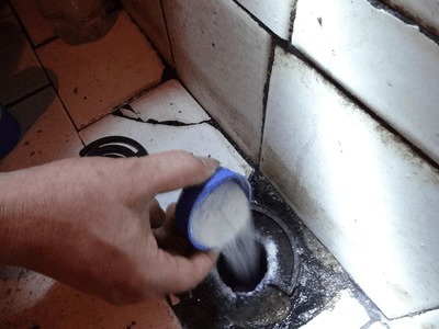 阳台下水管道怎么疏通(阳台下水管道疏通方法)