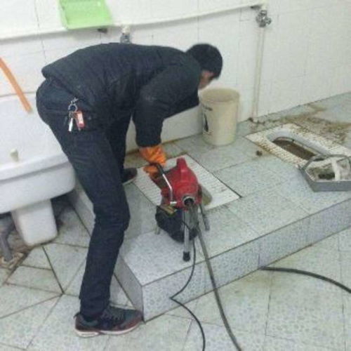 小沙粒怎么疏通马桶管道(小沙粒怎么疏通马桶管道图片)