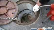 管道孔疏通器怎么用(管道疏通打孔)