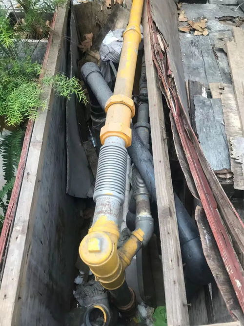 混凝土管道硬了怎么疏通(混凝土把管道堵住了,怎么处理)