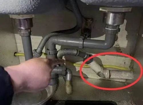 车门进水怎么疏通管道的(车门进水怎么疏通管道的图片)