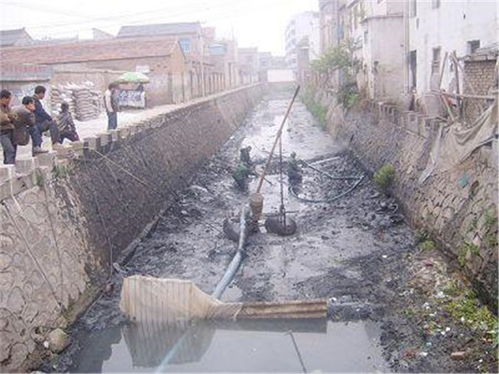 河道管道有石头怎么疏通(河道下面的石头是干嘛的)