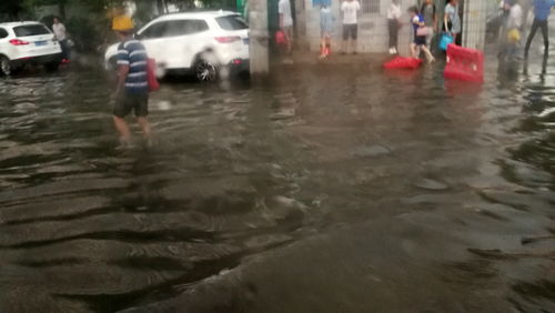 路口拥堵怎么疏通管道(路口严重拥堵怎么办)