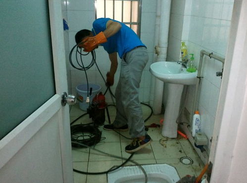 大便堵住管道怎么疏通(大便把管道堵了能下去吗)