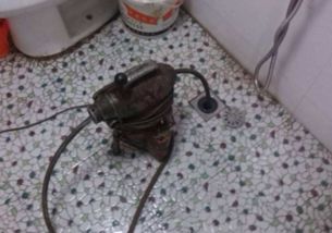 火碱疏通管道怎么使用(火碱疏通下水道怎么用)