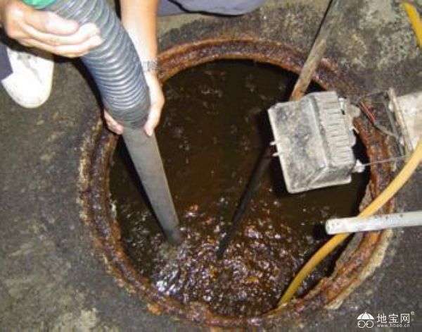 下雨管道疏通怎么收费(雨水下水管堵塞怎么疏通)