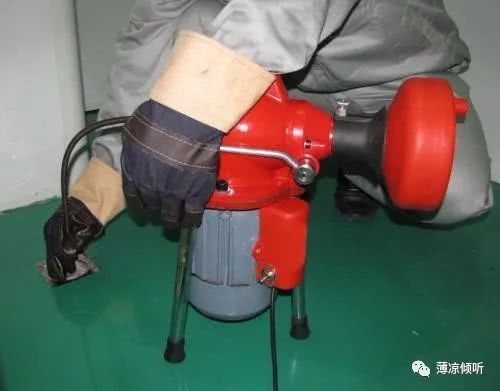 怎么疏通小洞洞管道(如何疏通管道)