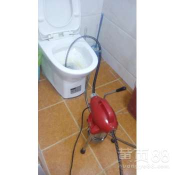 马桶疏通怎么疏通管道的(马桶疏通技巧)